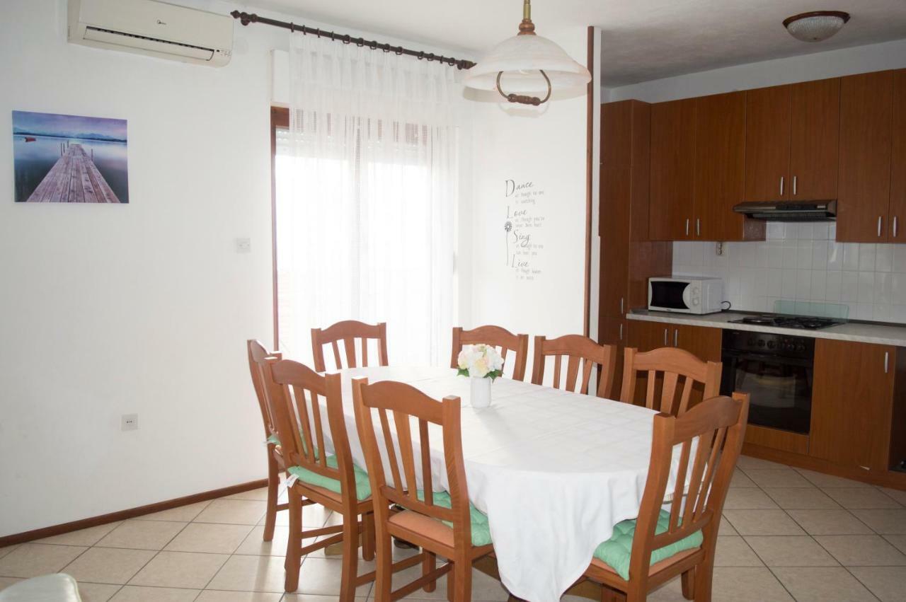 Apartments Vinka Podstrana Bagian luar foto